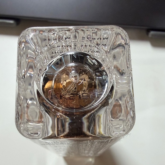 NWT That JLo Glow Serum - Picture 2 of 3